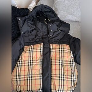 Womans Cropped Reversible Burberry Puffer Jacket